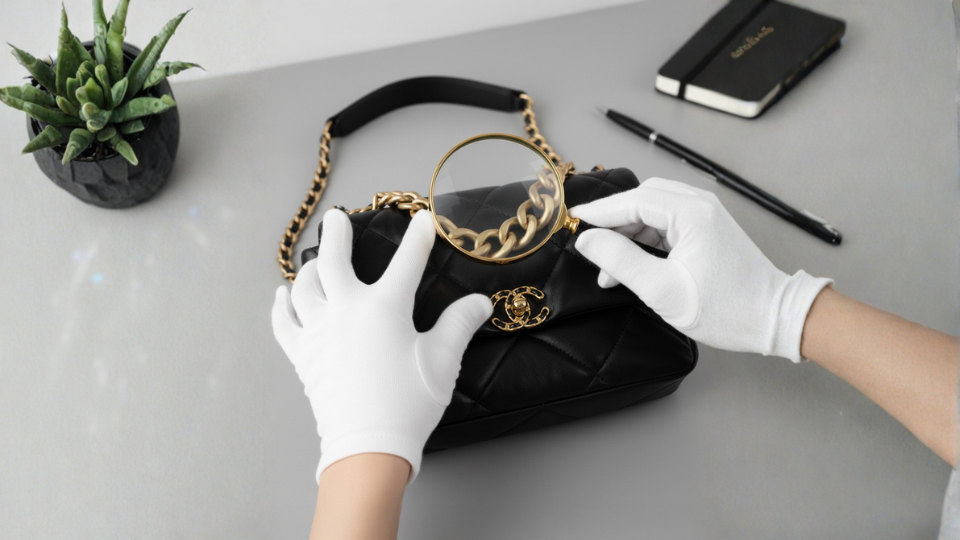 Caring for Leather Handbags: A Complete Guide to Cleaning Without Damage